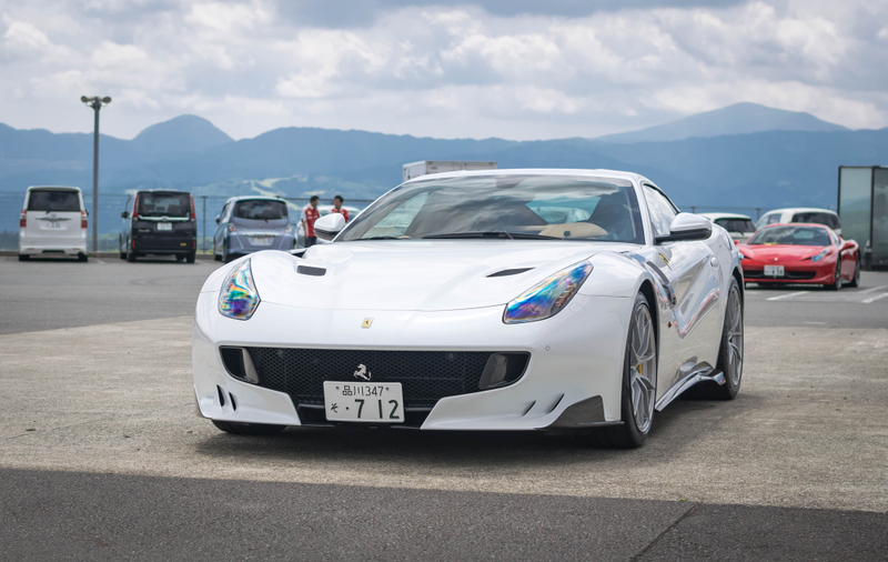 Illustration for article titled This Is How Japan Throws A Ferrari Party